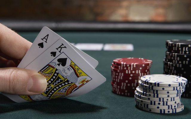 Blackjack table, best casino games odds strategy.